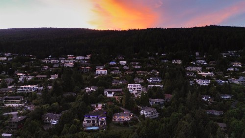 1440 Sandhurst Place, West Vancouver, BC 