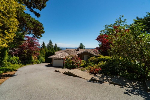 1440 Sandhurst Place, West Vancouver, BC 