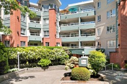 411-128 8th Street W North Vancouver, BC V7M 3M1