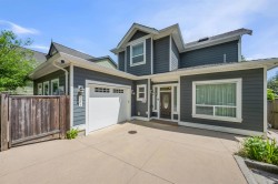 226 Gifford Place New Westminster, BC V3L 1K7