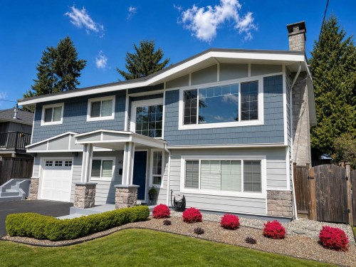 4072 Violet Street  North Vancouver, BC V7G 1E3