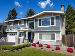 4072 Violet Street  North Vancouver, BC V7G 1E3