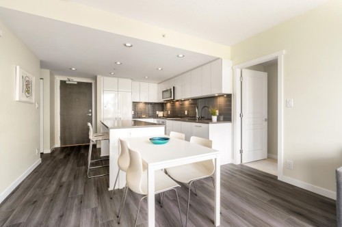 805-3096 Windsor Gate, Coquitlam, BC 