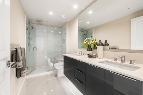 805-3096 Windsor Gate, Coquitlam, BC 