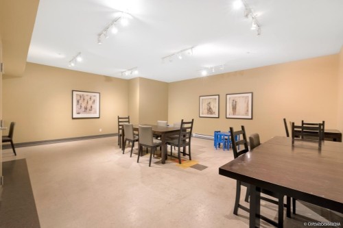 805-3096 Windsor Gate, Coquitlam, BC 