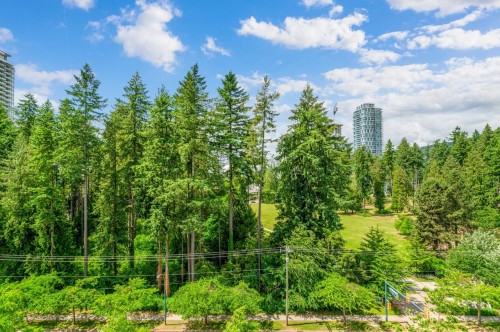 805-3096 Windsor Gate, Coquitlam, BC 