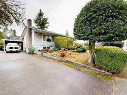5379 1 Avenue Delta, BC V4M 1B8