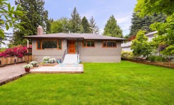 1561 Merlynn Crescent North Vancouver, BC V7J 2X9