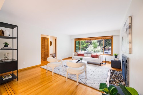 1561 Merlynn Crescent, North Vancouver, BC 