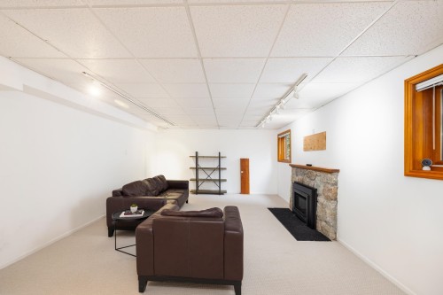 1561 Merlynn Crescent, North Vancouver, BC 