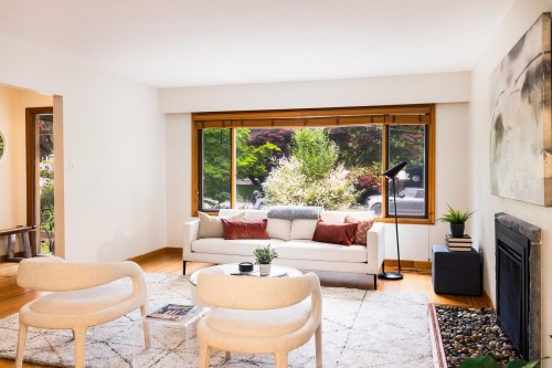 1561 Merlynn Crescent, North Vancouver, BC 