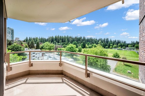 802-5790 Patterson Avenue  Burnaby, BC V5H 4H6