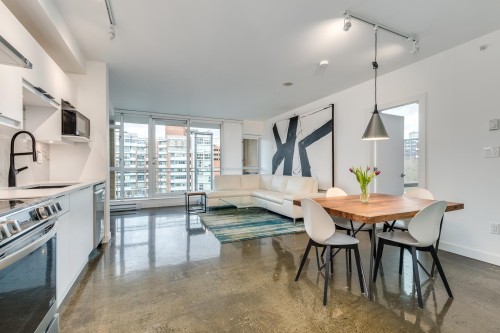 714-221 Union Street  Vancouver, BC V6A 0B4