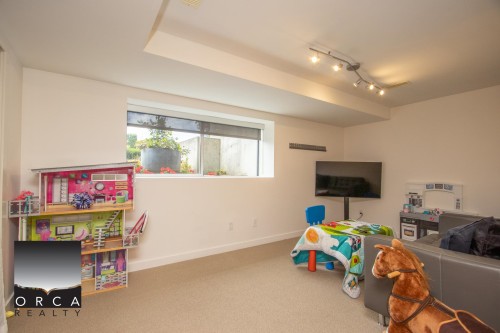 1741 Ottawa Avenue, West Vancouver, BC 
