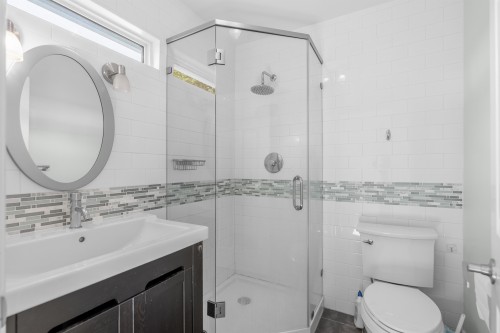 3985 14Th Avenue W, Vancouver, BC 