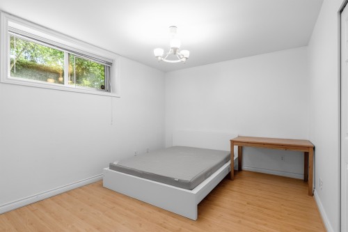 3985 14Th Avenue W, Vancouver, BC 