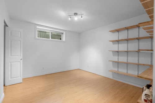 3985 14Th Avenue W, Vancouver, BC 