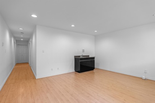 3985 14Th Avenue W, Vancouver, BC 