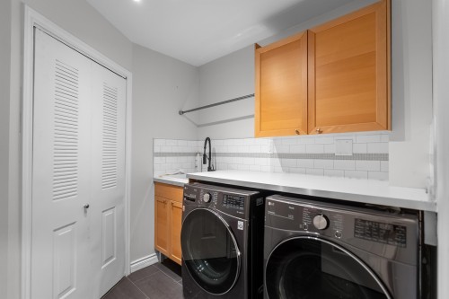 3985 14Th Avenue W, Vancouver, BC 