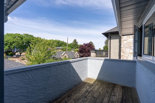 3985 14Th Avenue W, Vancouver, BC 