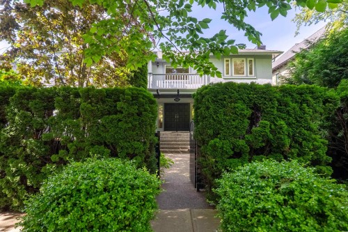 3985 14Th Avenue W, Vancouver, BC 