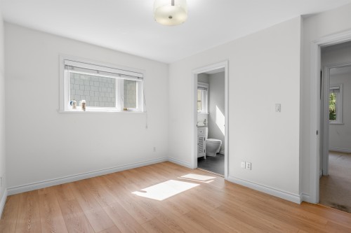 3985 14Th Avenue W, Vancouver, BC 