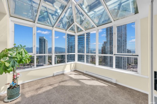 2804-6220 Mckay Avenue, Burnaby, BC 