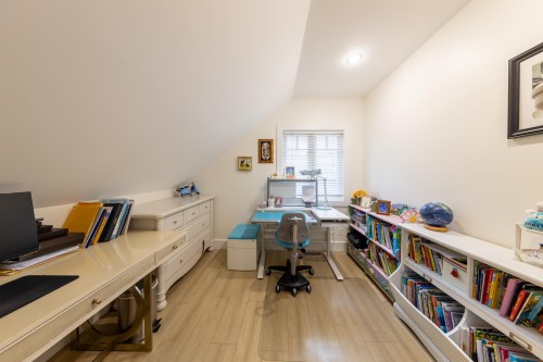 3389 21St Avenue W, Vancouver, BC 