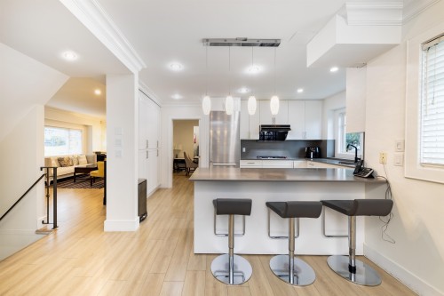3389 21St Avenue W, Vancouver, BC 