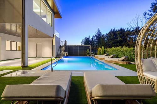 1405 28Th Street, West Vancouver, BC 