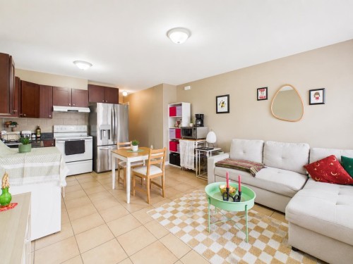 3281 Renfrew Street, Vancouver, BC 