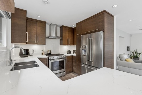 2999 Larson Road, North Vancouver, BC - Indoor Photo Showing Kitchen With Double Sink With Upgraded Kitchen
