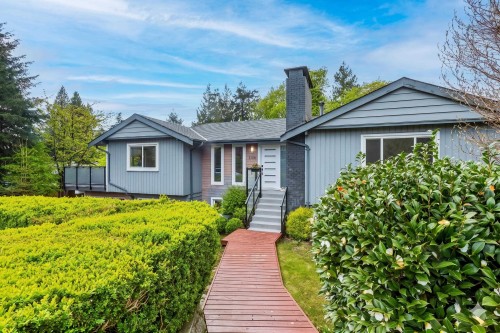 2999 Larson Road, North Vancouver, BC - Outdoor