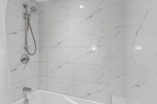 2999 Larson Road, North Vancouver, BC - Indoor Photo Showing Bathroom