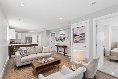 2999 Larson Road, North Vancouver, BC - Indoor Photo Showing Living Room