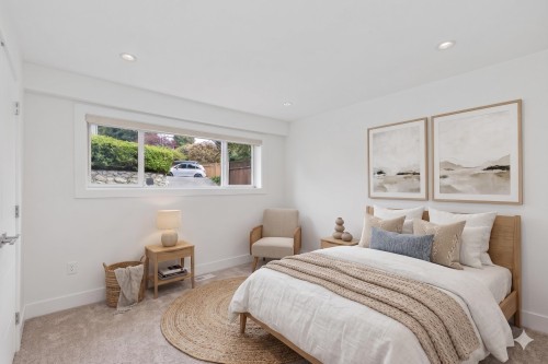2999 Larson Road, North Vancouver, BC - Indoor Photo Showing Bedroom