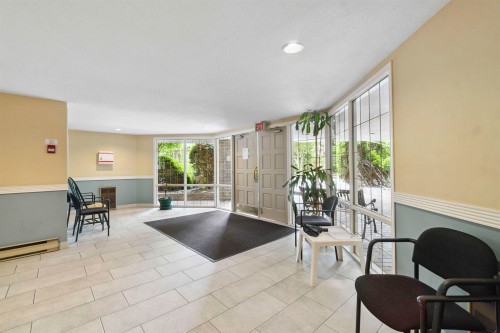 218-7591 Moffatt Road, Richmond, BC - Indoor