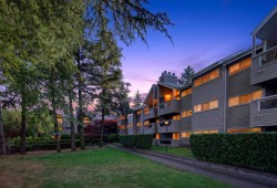 305-932 Robinson Street  Coquitlam, BC V3J 7R8