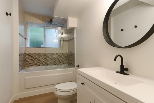 660 Kenwood Road, West Vancouver, BC 