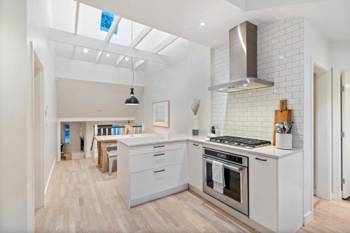 855 22Nd Avenue E, Vancouver, BC 