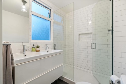 855 22Nd Avenue E, Vancouver, BC 
