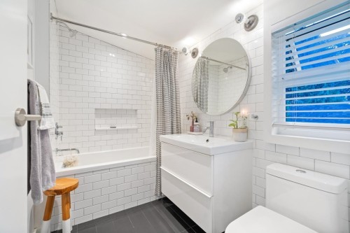 855 22Nd Avenue E, Vancouver, BC 