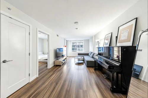 704-8699 Hazelbridge Way, Richmond, BC 