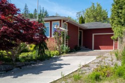 5599 Medusa Place Sechelt, BC V7Z 0V1