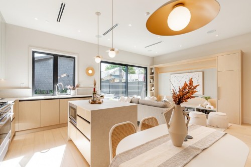 2-372 37Th Avenue E, Vancouver, BC 