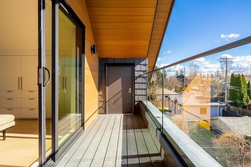 2-372 37Th Avenue E, Vancouver, BC 