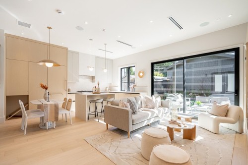 2-372 37Th Avenue E, Vancouver, BC 