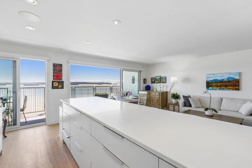 807-150 24th Street  West Vancouver, BC V7V 4G8