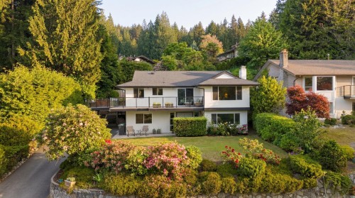 1438 Mcnair Drive  North Vancouver, BC V7K 1X5