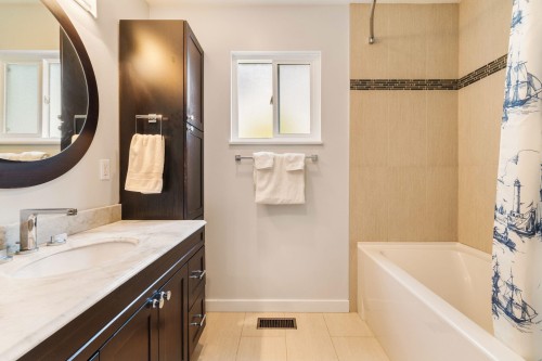 1438 Mcnair Drive, North Vancouver, BC 